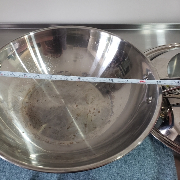 Stainless steel wok with silicone handles - Picture 4 of 8